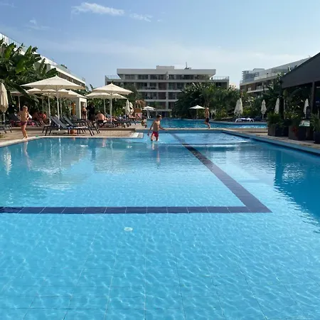 Iskele Courtyard Long *