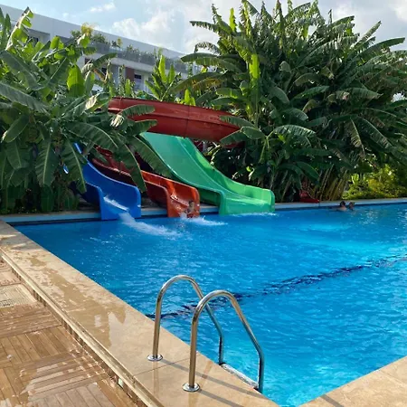 Iskele Courtyard Long 公寓