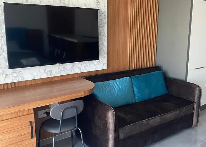 Iskele Courtyard Long