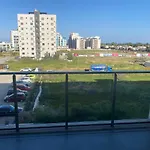 Iskele Courtyard Long דירה *