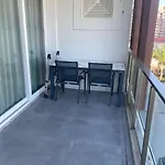 Iskele Courtyard Long דירה