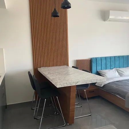Apartament Iskele Courtyard Long