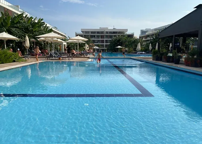 Iskele Courtyard Long *