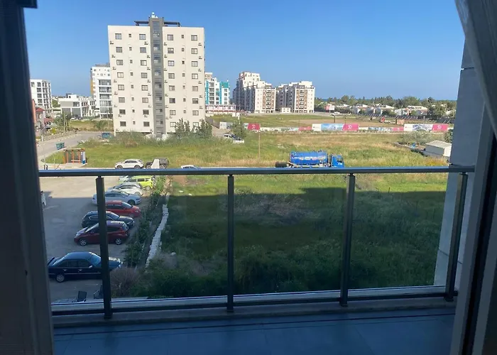 Iskele Courtyard Long Apartment *