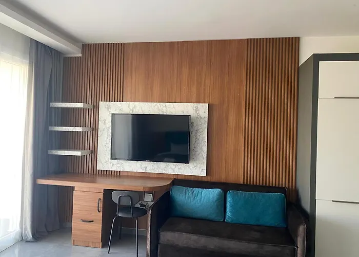 Iskele Courtyard Long